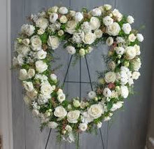 Load image into Gallery viewer, Wet Floral Foam Hearts