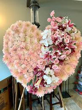 Load image into Gallery viewer, Wet Floral Foam Hearts